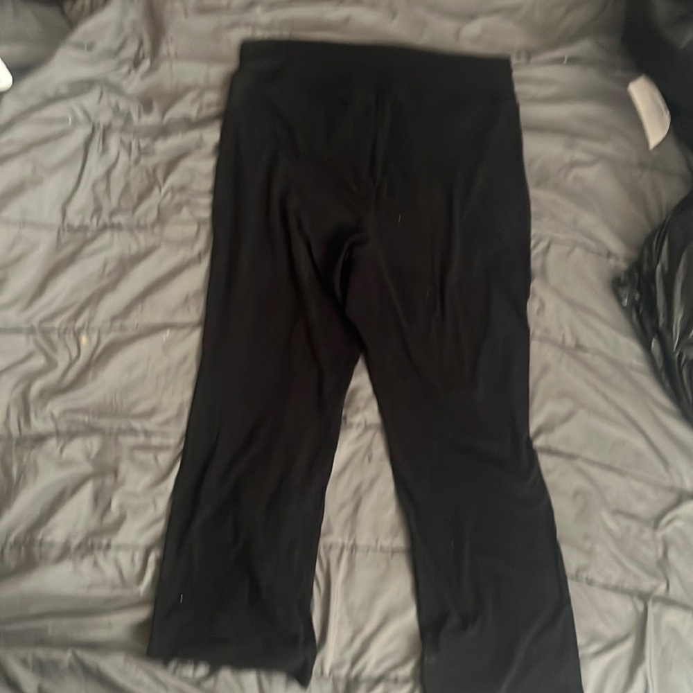 Black yoga pants
